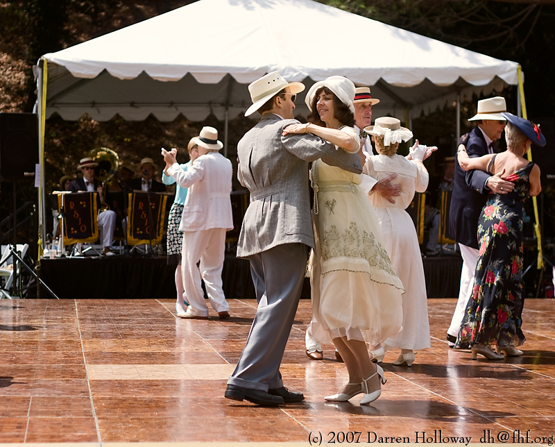 Person dressed in vintage 1930 attire at the Art Deco Society of California Gatsby Afternoon Picnic