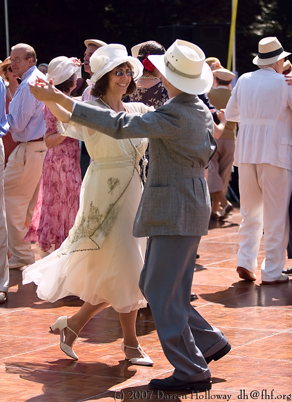 Person dressed in vintage 1930 attire at the Art Deco Society of California Gatsby Afternoon Picnic