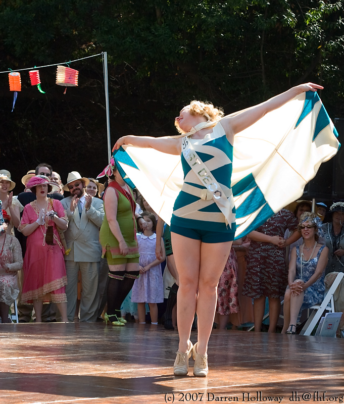 Person dressed in vintage 1930 attire at the Art Deco Society of California Gatsby Afternoon Picnic