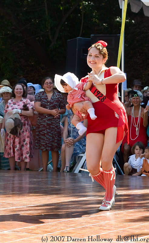 Person dressed in vintage 1930 attire at the Art Deco Society of California Gatsby Afternoon Picnic