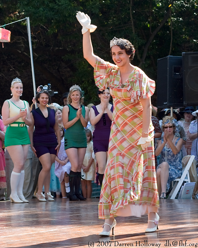 Person dressed in vintage 1930 attire at the Art Deco Society of California Gatsby Afternoon Picnic