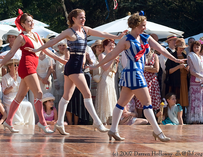 Person dressed in vintage 1930 attire at the Art Deco Society of California Gatsby Afternoon Picnic